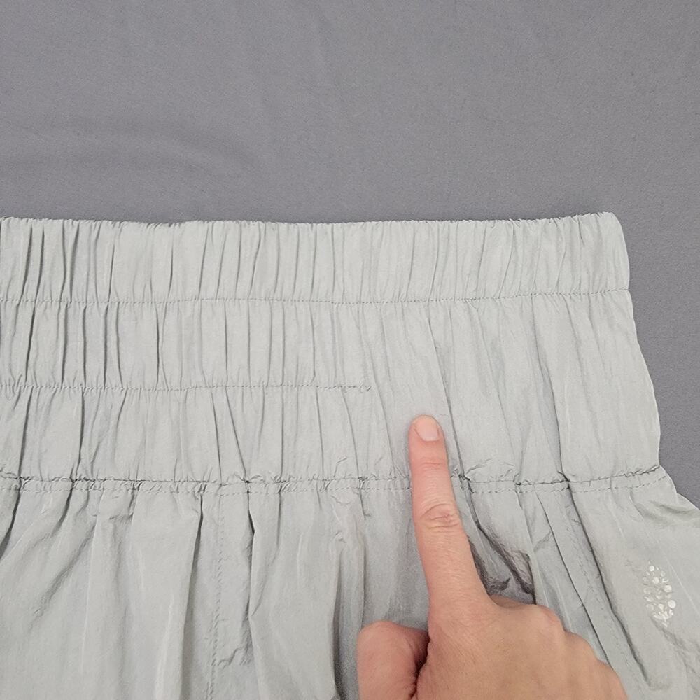 Fōmovement Shorts L Smocked Waist Lined Lightweight Activecore - Picture 3 of 9